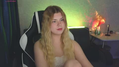 Molly   Emily online show from 23, 4, 2026