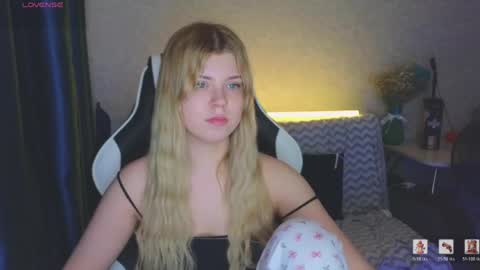 Snapshot of _kirieshka chatting on 17, 5, 2026 Molly Emily online show from 17, 5, 2026