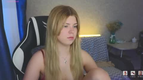 Snapshot of _kirieshka chatting on 25, 5, 2026 Molly Emily online show from 25, 5, 2026