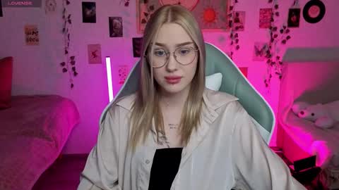 _kitekat_ online show from 28, 10, 2025