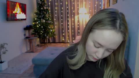 _lalune_ online show from 13, 12, 2024