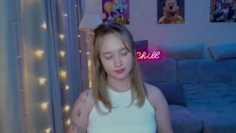 _lalune_ online show from 19, 12, 2024