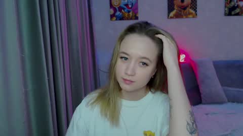 _lalune_ online show from 24, 12, 2024