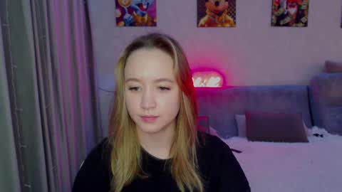 _lalune_ online show from 25, 12, 2024