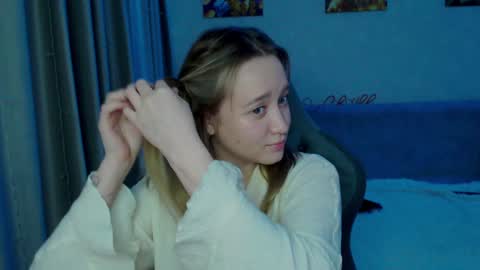 _lalune_ online show from 27, 1, 2025