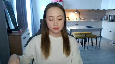 _lalune_ online show from 8, 4, 2026