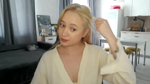 Snapshot of _lalune_ chatting on 8, 5, 2026 _lalune_ online show from 8, 5, 2026