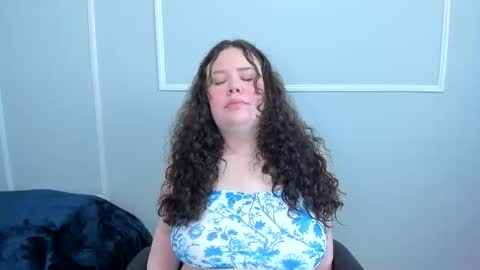 Snapshot of _leana_oo chatting on 17, 5, 2026 leana online show from 17, 5, 2026