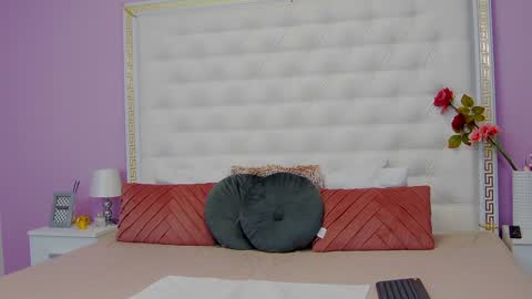 Lena Paul online show from 27, 1, 2025