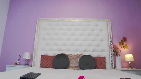 Lena Paul online show from 12, 11, 2025