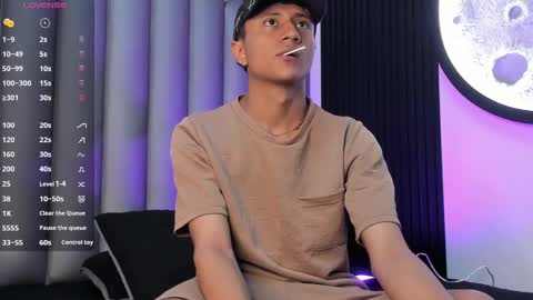 _leohot_ online show from 22, 10, 2025