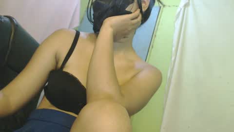 Snapshot of _lilies_gigi_ chatting on 17, 7, 2026 _lilies_gigi_ online show from 17, 7, 2026
