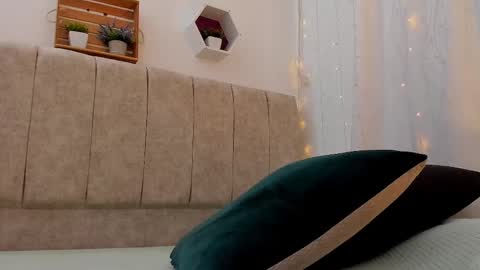 Ivy 3 online show from 22, 2, 2025