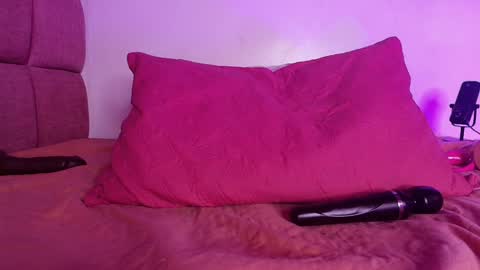 Lorrayne online show from 15, 1, 2025