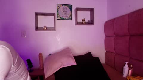 Lorrayne online show from 18, 1, 2025