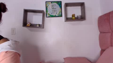 Lorrayne online show from 7, 3, 2025