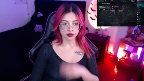 Queen.  Help me reach 100 thumbs up  online show from 5, 3, 2025