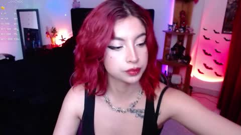 Queen.  Help me reach 100 thumbs up  online show from 5, 10, 2025