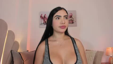 Snapshot of _luuciana_ chatting on 13, 5, 2026 _luuciana_ online show from 13, 5, 2026