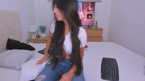 Lynna online show from 25, 9, 2025