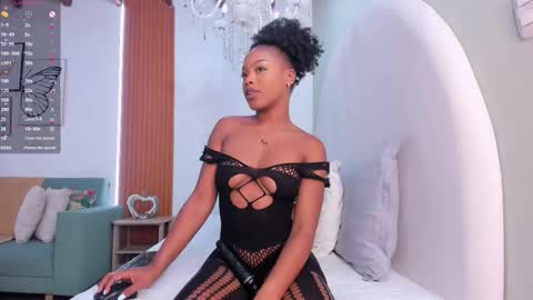 Snapshot of _madison_cooper_ chatting on 5, 11, 2025 Madison Cooper online show from 5, 11, 2025