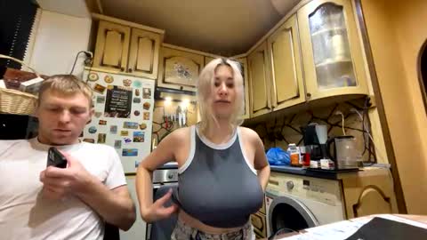 Snapshot of _magic_kis chatting on 6, 4, 2026 _magic_kis online show from 6, 4, 2026