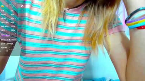 Snapshot of _mari_so chatting on 5, 3, 2025 Scarlett online show from 5, 3, 2025