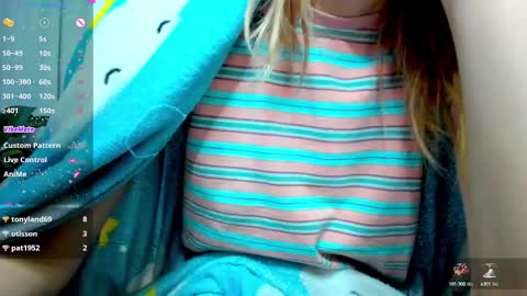 Snapshot of _mari_so chatting on 10, 3, 2025 Scarlett online show from 10, 3, 2025