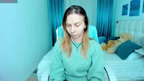 Snapshot of _mari_so chatting on 11, 10, 2025 Scarlett online show from 11, 10, 2025