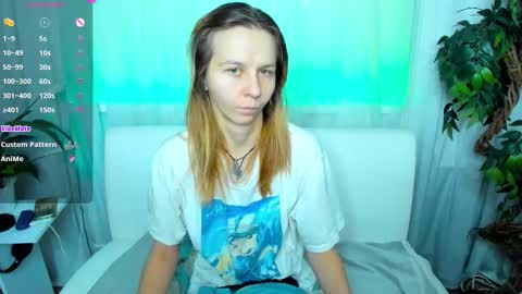 Snapshot of _mari_so chatting on 17, 10, 2025 Scarlett online show from 17, 10, 2025