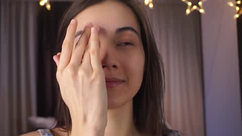  Gwen  online show from 4, 12, 2024