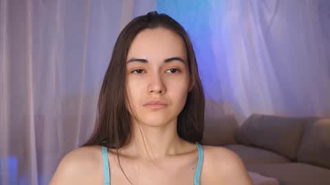  Gwen  online show from 28, 2, 2025