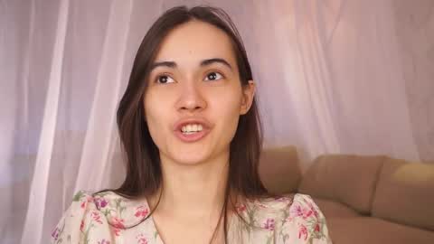  Gwen  online show from 9, 3, 2025