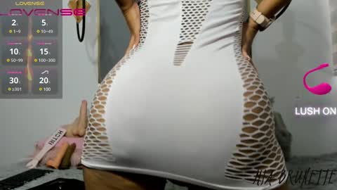 Snapshot of _mia_brunette_ chatting on 9, 1, 2025 MIA online show from 9, 1, 2025