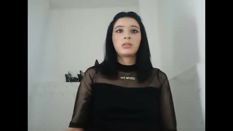 Mia-foster online show from 2, 2, 2025