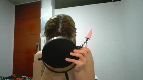 Mia-foster online show from 9, 4, 2026