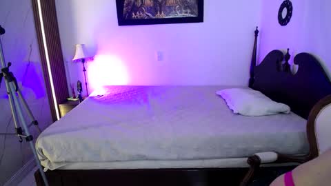  Mia  online show from 12, 3, 2026