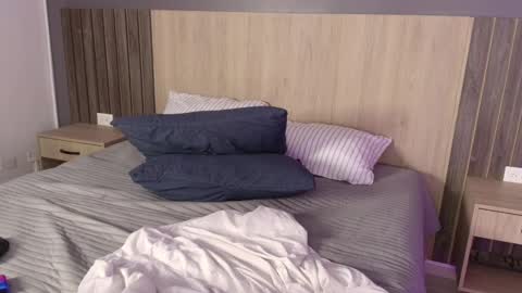 _miamiller_ online show from 25, 2, 2025