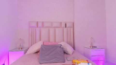 Mia  online show from 6, 3, 2026