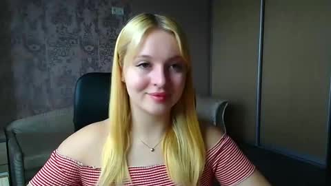 Snapshot of _mila_la_ chatting on 18, 4, 2026 Melanie online show from 18, 4, 2026