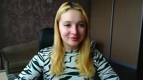 Snapshot of _mila_la_ chatting on 27, 4, 2026 Melanie online show from 27, 4, 2026