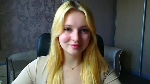 Snapshot of _mila_la_ chatting on 5, 5, 2026 Melanie online show from 5, 5, 2026