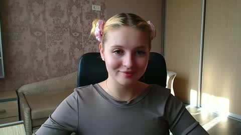 Snapshot of _mila_la_ chatting on 11, 5, 2026 Melanie online show from 11, 5, 2026