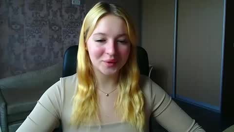 Snapshot of _mila_la_ chatting on 18, 5, 2026 Melanie online show from 18, 5, 2026