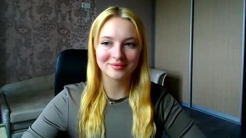 Snapshot of _mila_la_ chatting on 19, 6, 2026 Melanie online show from 19, 6, 2026
