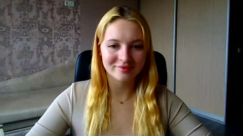 Snapshot of _mila_la_ chatting on 10, 7, 2026 Melanie online show from 10, 7, 2026