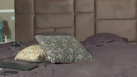 AstrideVonTeese online show from 4, 2, 2025