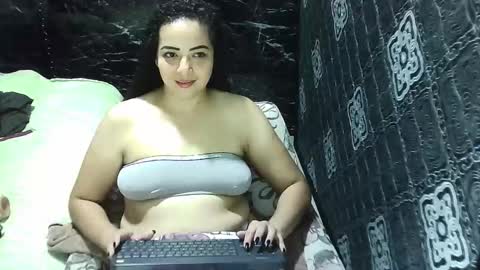 Snapshot of _milf_naughty chatting on 29, 9, 2025 _milf_naughty online show from 29, 9, 2025