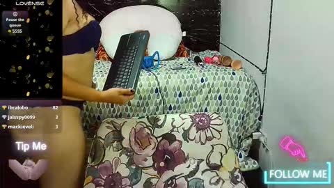 Snapshot of _milf_naughty chatting on 24, 11, 2025 _milf_naughty online show from 24, 11, 2025