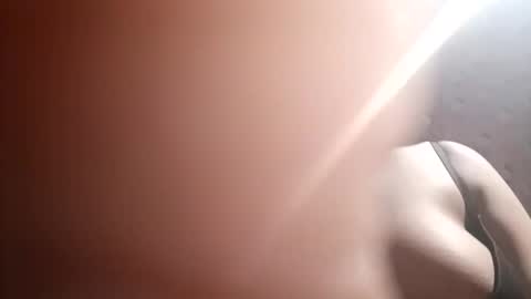 Snapshot of _milkytitsmomxx_ chatting on 8, 3, 2025 _milkytitsmomxx_ online show from 8, 3, 2025